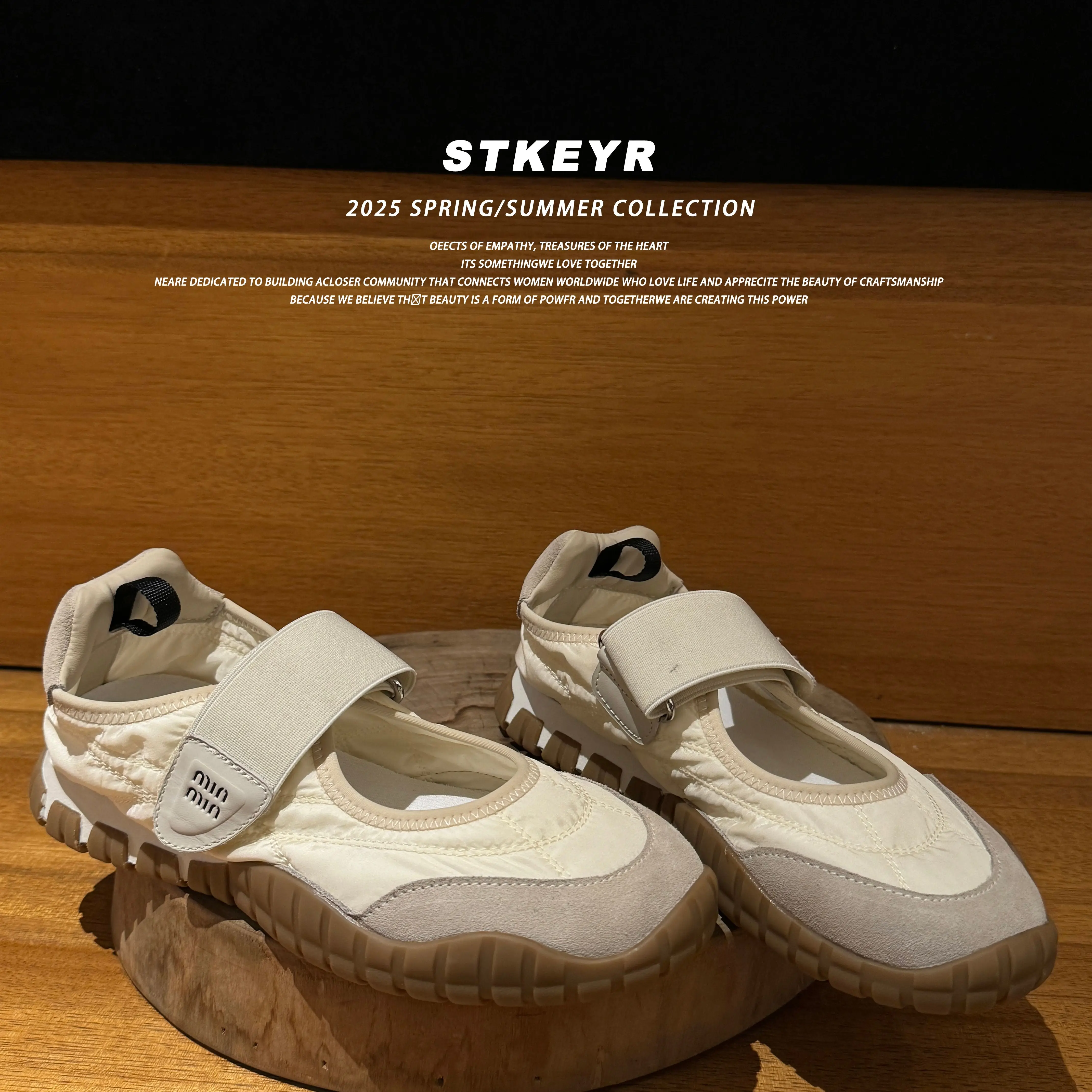 Genuine leather sports fashion casual womens soft leather shallow mouth single shoes Velcro Mary Jane shoes sheepskin shoes
Genuine leather sports fashion casual womens soft leather shallow mouth single shoes Velcro Mary Jane shoes sheepskin shoes