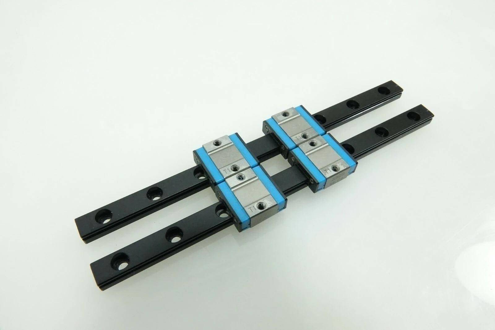 Б/у миниатюрный линейный подшипник MLC9 160L LM Guide 2R4B, высокоточная линейная направляющая для оборудования ЧПУ и автоматизации
Б/у миниатюрный линейный подшипник MLC9 160L LM Guide 2R4B, высокоточная линейная направляющая для оборудования ЧПУ и автоматизации