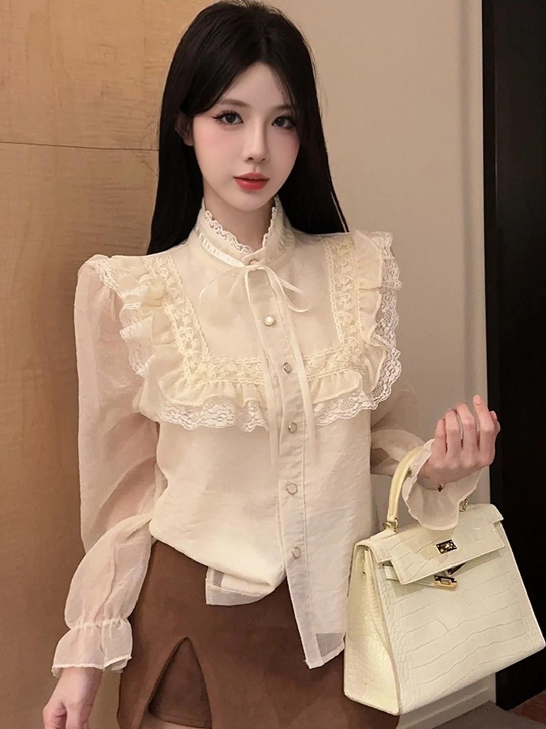 Retro Lace Trim Bubble Sleeve Shirt Women's Autumn Winter Beautiful Inner Wear Standard Fit Midi Waist Polyester Fiber Shirt
Retro Lace Trim Bubble Sleeve Shirt Women's Autumn Winter Beautiful Inner Wear Standard Fit Midi Waist Polyester Fiber Shirt
