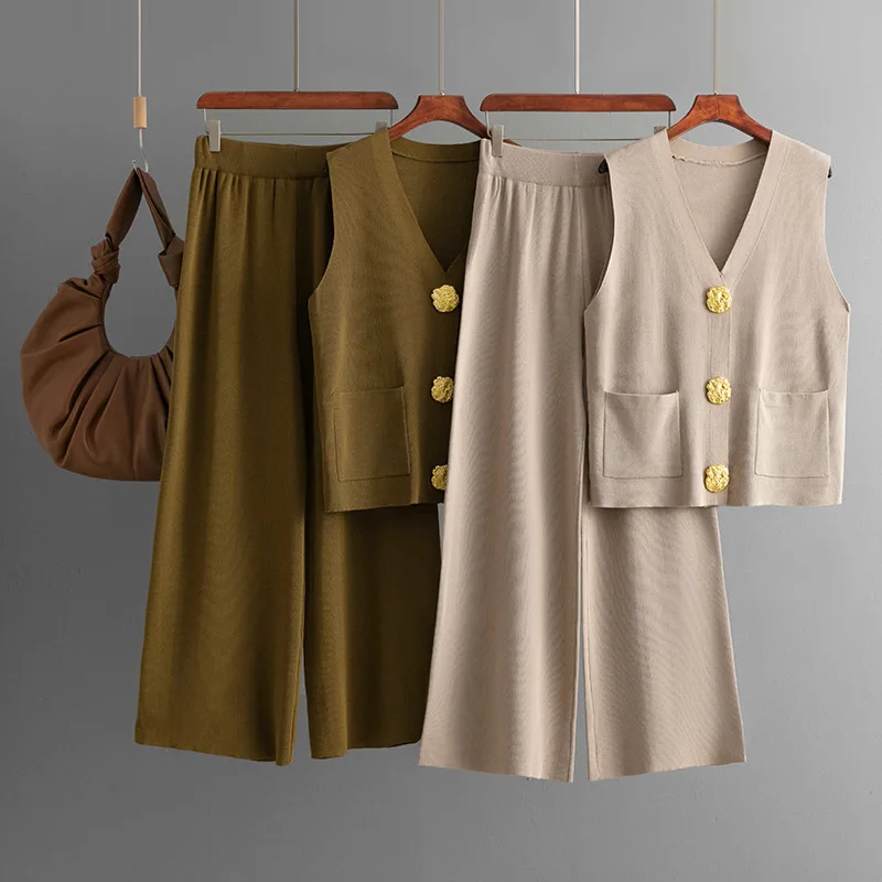 Fashion Women Summer Sleeveless Button Knitted Top + Solid Color Casual Wide-Leg Pants Two-Piece Set
Fashion Women Summer Sleeveless Button Knitted Top + Solid Color Casual Wide-Leg Pants Two-Piece Set