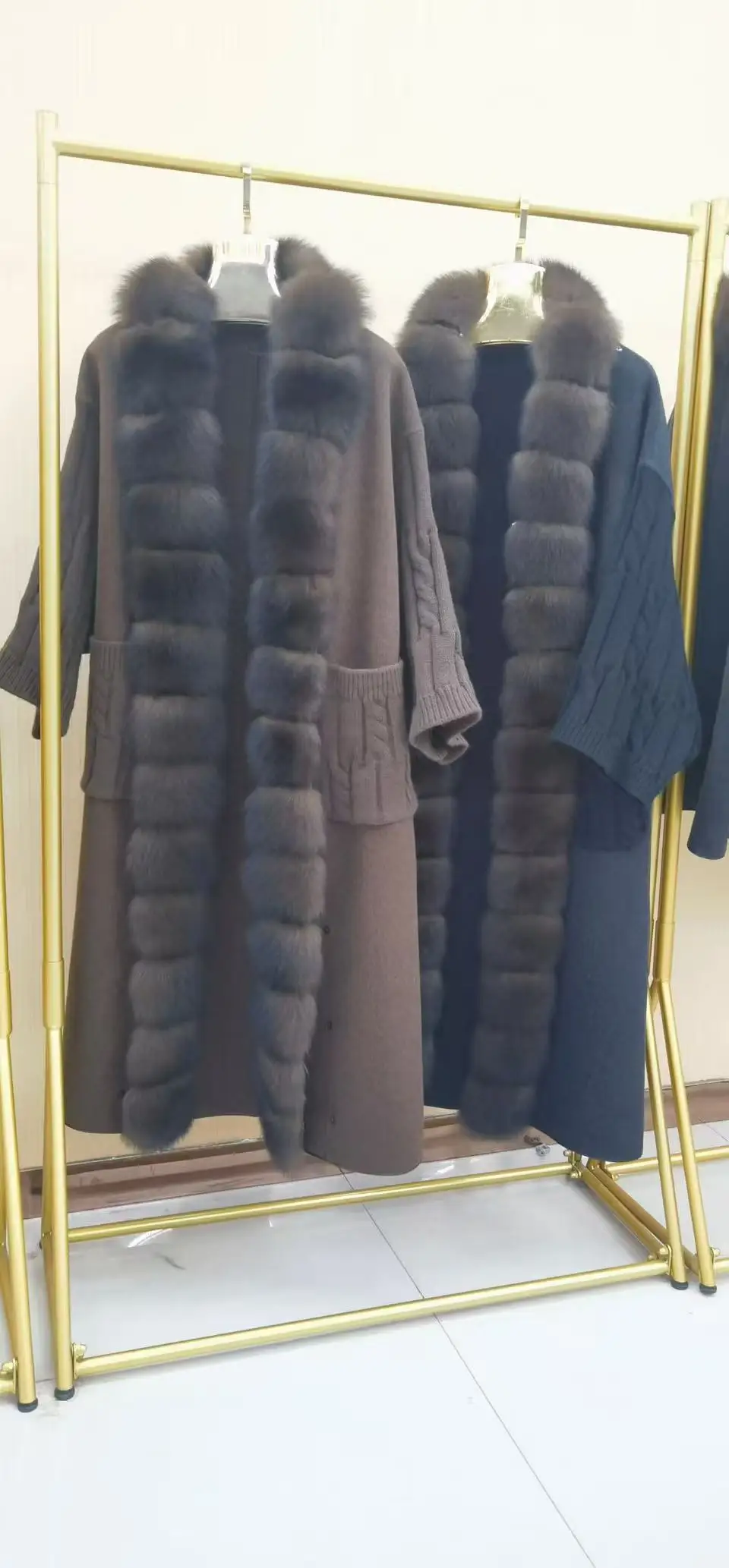 Women Winter Fur Coat Rex Rabbit Fur Cuff New Fashion Warm New Arrivals
Women Winter Fur Coat Rex Rabbit Fur Cuff New Fashion Warm New Arrivals