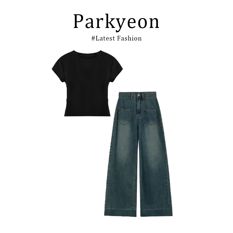 Slimming Black Short Sleeve T-Shirt And High Waist Wide Leg Jeans Casual Set for Women Retro American Style round Neck Top
Slimming Black Short Sleeve T-Shirt And High Waist Wide Leg Jeans Casual Set for Women Retro American Style round Neck Top