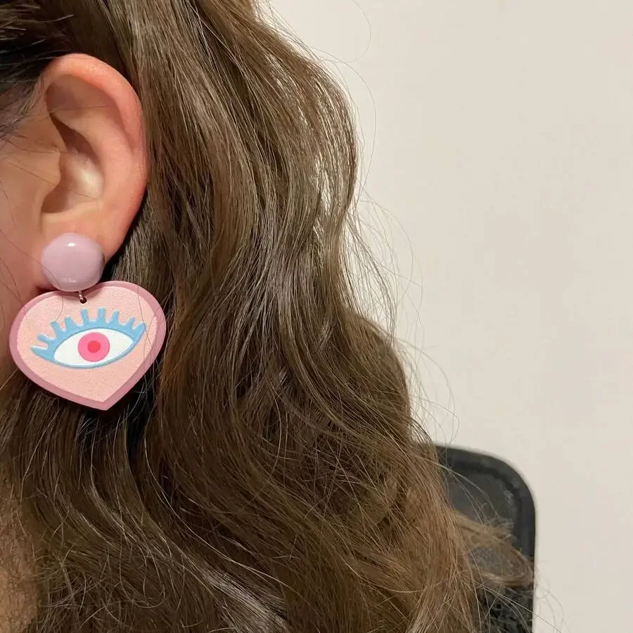 Retro Pink Heart Acrylic Clip-On Earrings With Eye Print Y2K Fashion Drop Earrings
Retro Pink Heart Acrylic Clip-On Earrings With Eye Print Y2K Fashion Drop Earrings