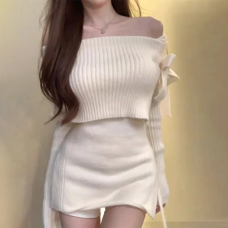White Strapless Knit Pullovers Women Fall Winter Sexy Slim Bow Tie Long Sleeve Sweater Tops 3 Colors
White Strapless Knit Pullovers Women Fall Winter Sexy Slim Bow Tie Long Sleeve Sweater Tops 3 Colors