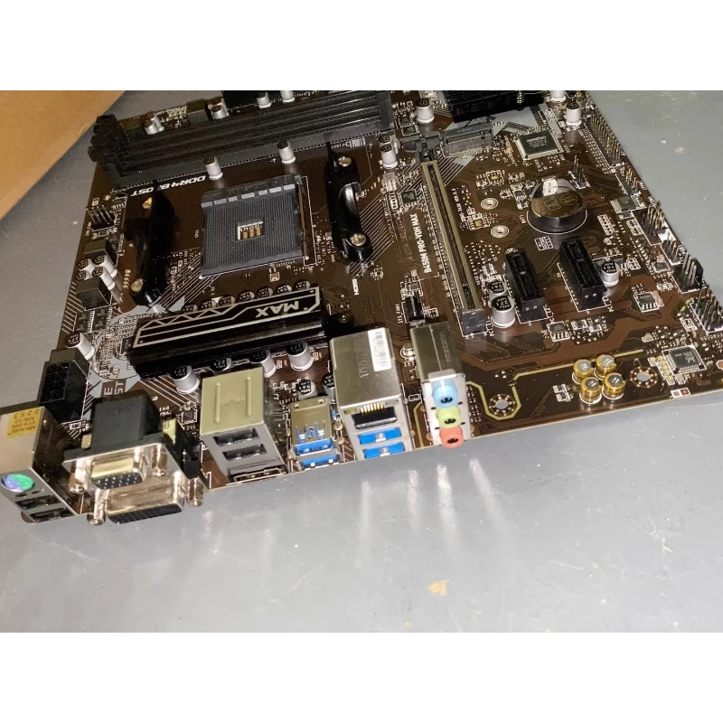 Used for MSI B450M PRO-VDH MAX AM4 Desktop Motherboard Full Functional Tested Working
Used for MSI B450M PRO-VDH MAX AM4 Desktop Motherboard Full Functional Tested Working