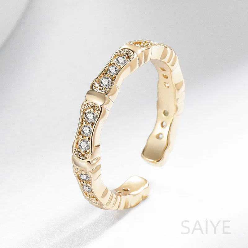 Регулируемое кольцо из стерлингового серебра 925 пробы с бамбуковым узором для женщин, с микроинкрустацией фианитами, модное ювелирное украшение класса люкс для подарка
Регулируемое кольцо из стерлингового серебра 925 пробы с бамбуковым узором для женщин, с микроинкрустацией фианитами, модное ювелирное украшение класса люкс для подарка