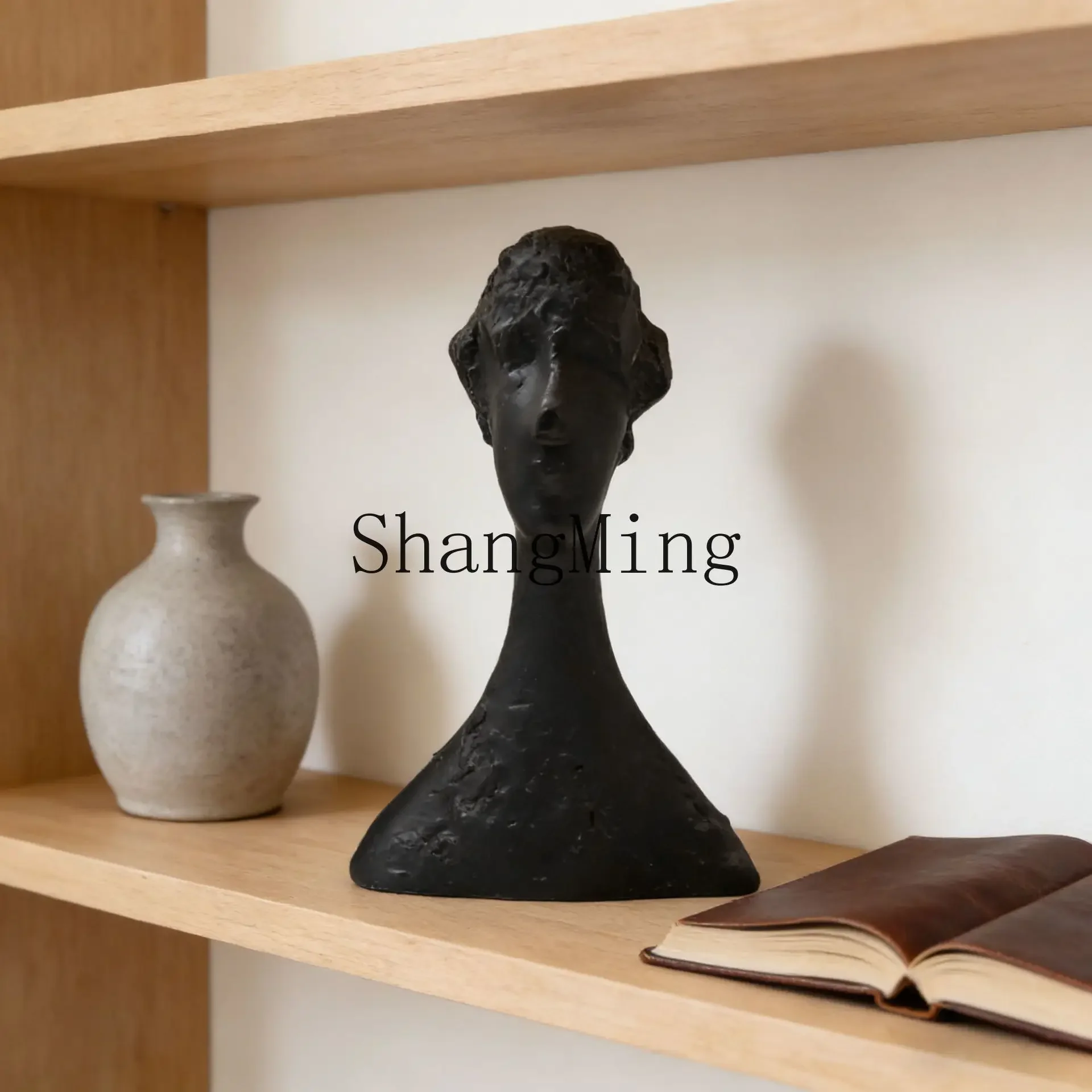 CL Modern Simple Art Character Sculpture Ornament Model House Sales Office Soft Decoration TV Cabinet Display
CL Modern Simple Art Character Sculpture Ornament Model House Sales Office Soft Decoration TV Cabinet Display