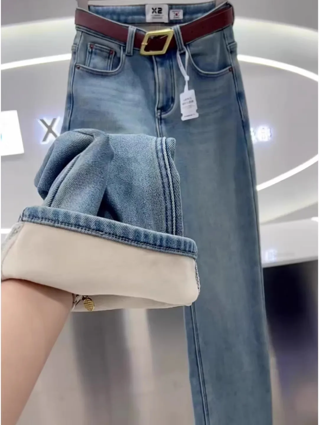 plus Size Fleece Lined Thick Straight Leg Jeans Women's Casual High Waist Denim Pants Loose Slimming Wide Leg Long Trousers
plus Size Fleece Lined Thick Straight Leg Jeans Women's Casual High Waist Denim Pants Loose Slimming Wide Leg Long Trousers