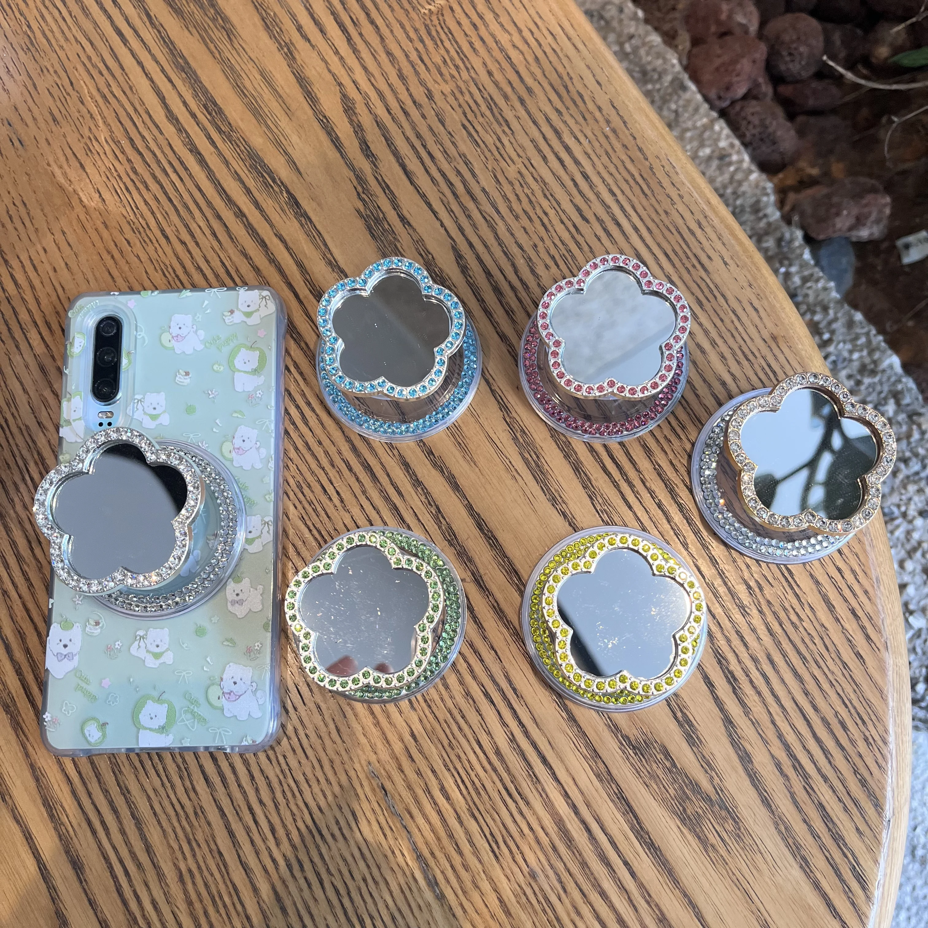 Internet celebrity's popular magnetic bracket, good-looking and practical, grab Toke grab Toke bracket
Internet celebrity's popular magnetic bracket, good-looking and practical, grab Toke grab Toke bracket