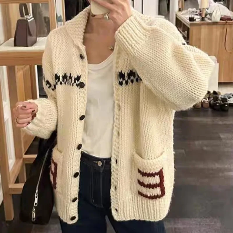 Шикарный осенне-зимний вязаный кардиган, пальто, женский винтажный свитер в стиле ретро с узором из булыжника, высококачественный хлопковый свитер
Шикарный осенне-зимний вязаный кардиган, пальто, женский винтажный свитер в стиле ретро с узором из булыжника, высококачественный хлопковый свитер