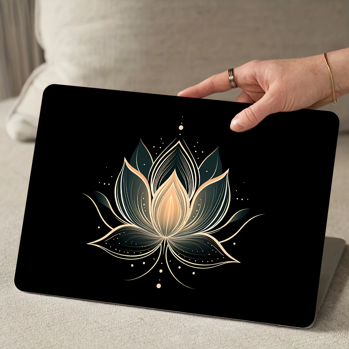 Winnie laptop case, suitable for lotus leaf stickers, 1 spare, no need to worry about sticking, scratch-resistant art
Winnie laptop case, suitable for lotus leaf stickers, 1 spare, no need to worry about sticking, scratch-resistant art