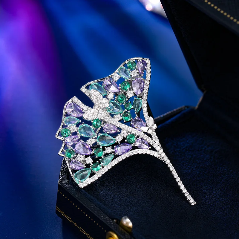 High-end Design Ginkgo Leaf Brooch Luxurious Elegant High-grade Feel Brooch Exquisite Suit Coat Versatile Accessory
High-end Design Ginkgo Leaf Brooch Luxurious Elegant High-grade Feel Brooch Exquisite Suit Coat Versatile Accessory