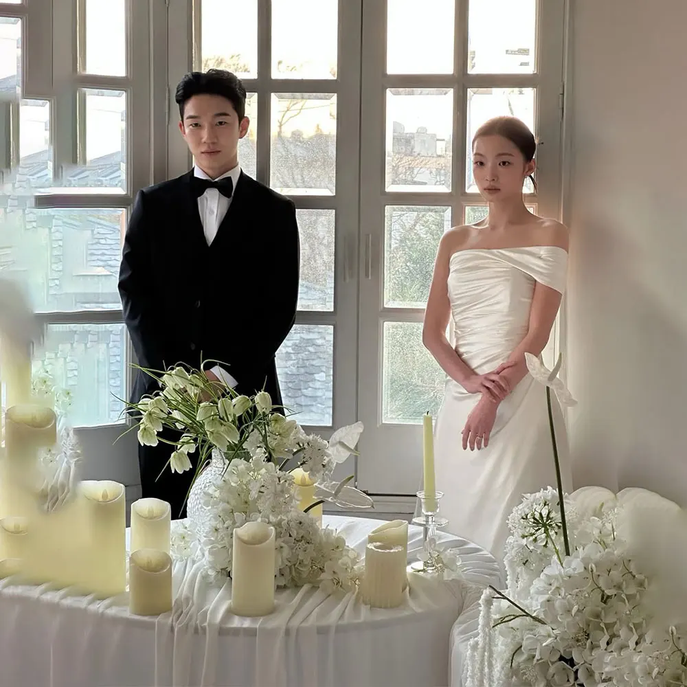 Fancy Simple Korea Wedding Dress Photoshoot A Line Soft Satin Evening Party Dresses One Shoulder Engagement Dress Customized
Fancy Simple Korea Wedding Dress Photoshoot A Line Soft Satin Evening Party Dresses One Shoulder Engagement Dress Customized