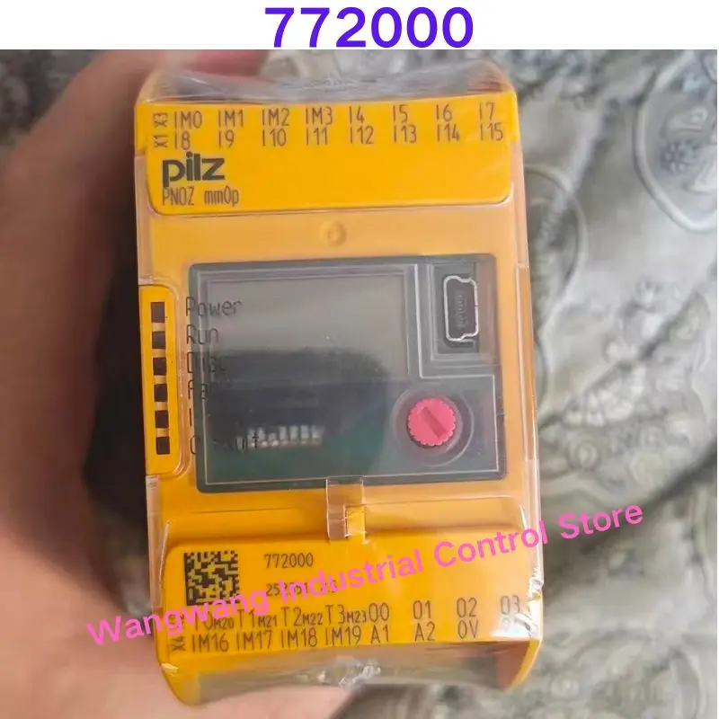 Brand-new Safety relay PNOZ mm0p, model 772000
Brand-new Safety relay PNOZ mm0p, model 772000