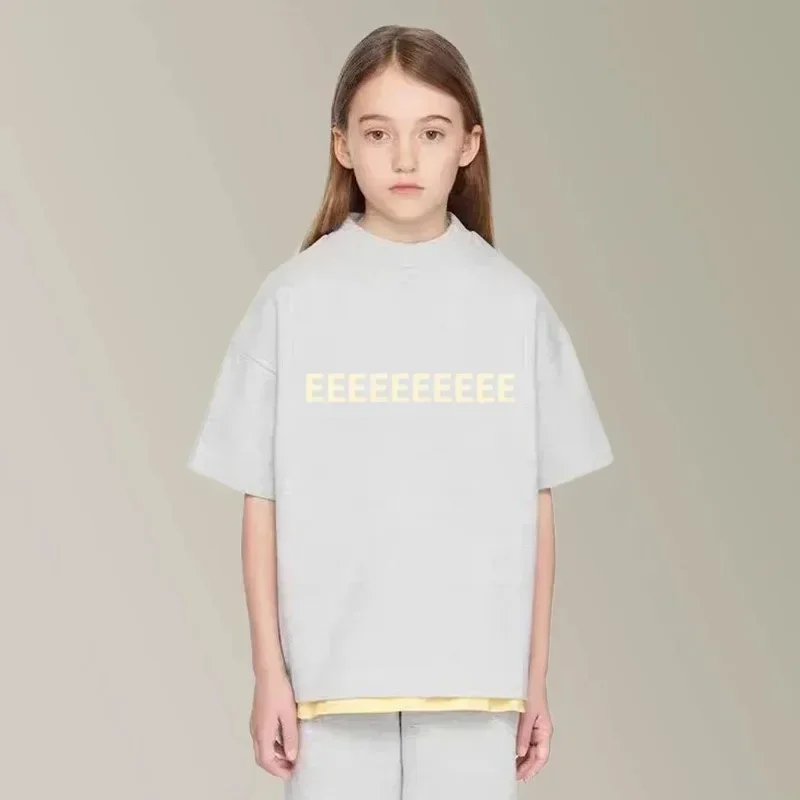 2024 Luxury Design Double Line Children's Short Sleeved Fashionable 3D Letter Boy T-shirt High Street Loose Girl Shorts Set
2024 Luxury Design Double Line Children's Short Sleeved Fashionable 3D Letter Boy T-shirt High Street Loose Girl Shorts Set