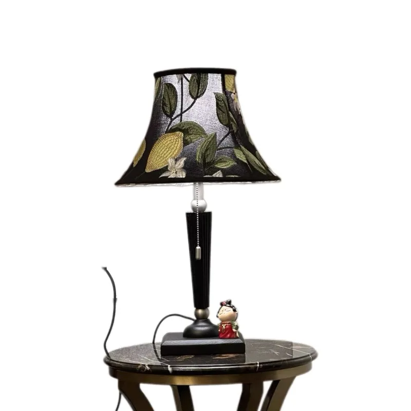 Table lamp Solid wood French living room atmosphere study bedroom bedside lamp
Table lamp Solid wood French living room atmosphere study bedroom bedside lamp