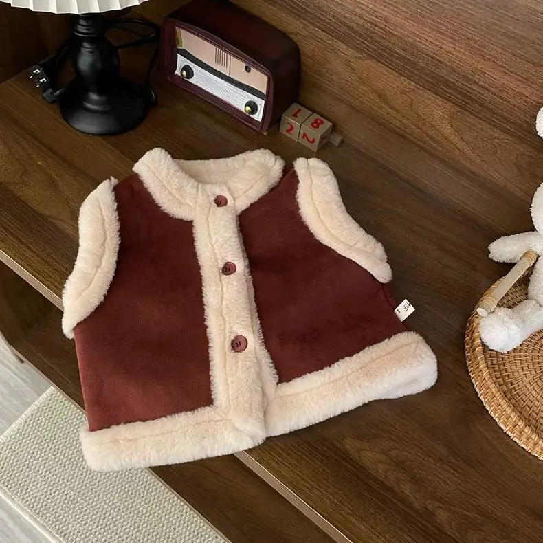 Girls Winter Vest 2025 New Fashion Fleece-lined Thicken Warm Sleeveless Waistcoat Kids Single Breasted Outerwear
Girls Winter Vest 2025 New Fashion Fleece-lined Thicken Warm Sleeveless Waistcoat Kids Single Breasted Outerwear