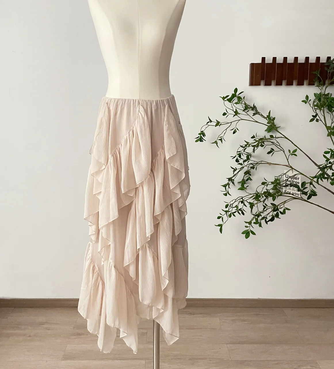 Women's Summer Elegant Irregular Ruffles Long Skirt Lady Streetwear High Waist Asymmetrical Solid Color Long Skirt
Women's Summer Elegant Irregular Ruffles Long Skirt Lady Streetwear High Waist Asymmetrical Solid Color Long Skirt
