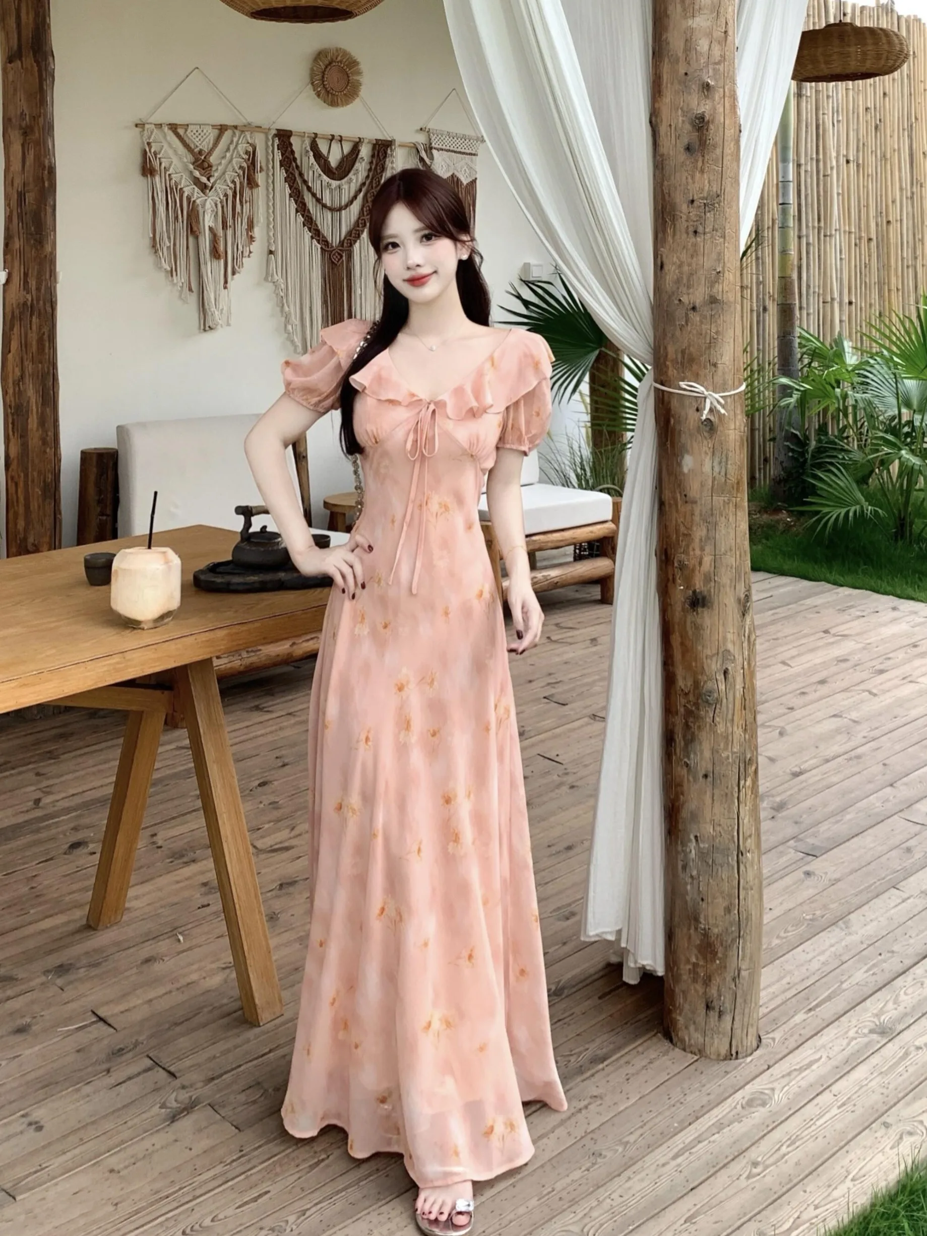 plus Size Women's V-Neck Short Sleeve Floral Print Gown A-Line Long Dress Slimming Waist Design Comfortable Summer Dress
plus Size Women's V-Neck Short Sleeve Floral Print Gown A-Line Long Dress Slimming Waist Design Comfortable Summer Dress