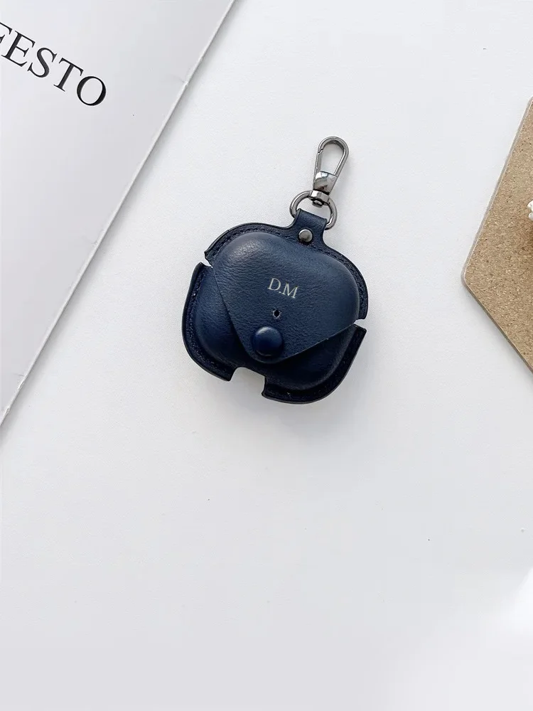 Кожаные беспроводные Bluetooth-наушники с кнопкой для Apple Airpods 3 1 2 Pro, оригинальный защитный чехол под заказ, серебристые буквы
Кожаные беспроводные Bluetooth-наушники с кнопкой для Apple Airpods 3 1 2 Pro, оригинальный защитный чехол под заказ, серебристые буквы