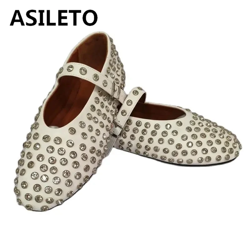 ASILETO Design 2024 новые женские туфли на плоской подошве с круглым носком и пряжкой большого размера 41 42 43 Повседневная Мягкая женская обувь на осень и весну
ASILETO Design 2024 новые женские туфли на плоской подошве с круглым носком и пряжкой большого размера 41 42 43 Повседневная Мягкая женская обувь на осень и весну