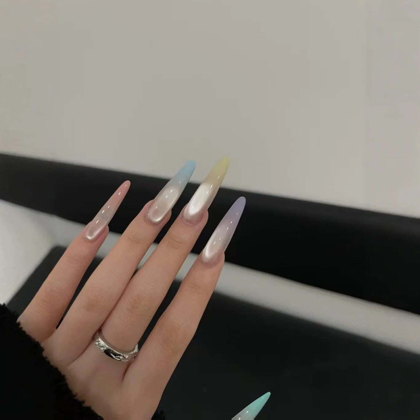 10pcsHandmade Long Stiletto Press On Nails Shiny Cat Eye Colorful Gradient French Design Sweet Fake Nails Wearable Nails Art Tip
10pcsHandmade Long Stiletto Press On Nails Shiny Cat Eye Colorful Gradient French Design Sweet Fake Nails Wearable Nails Art Tip