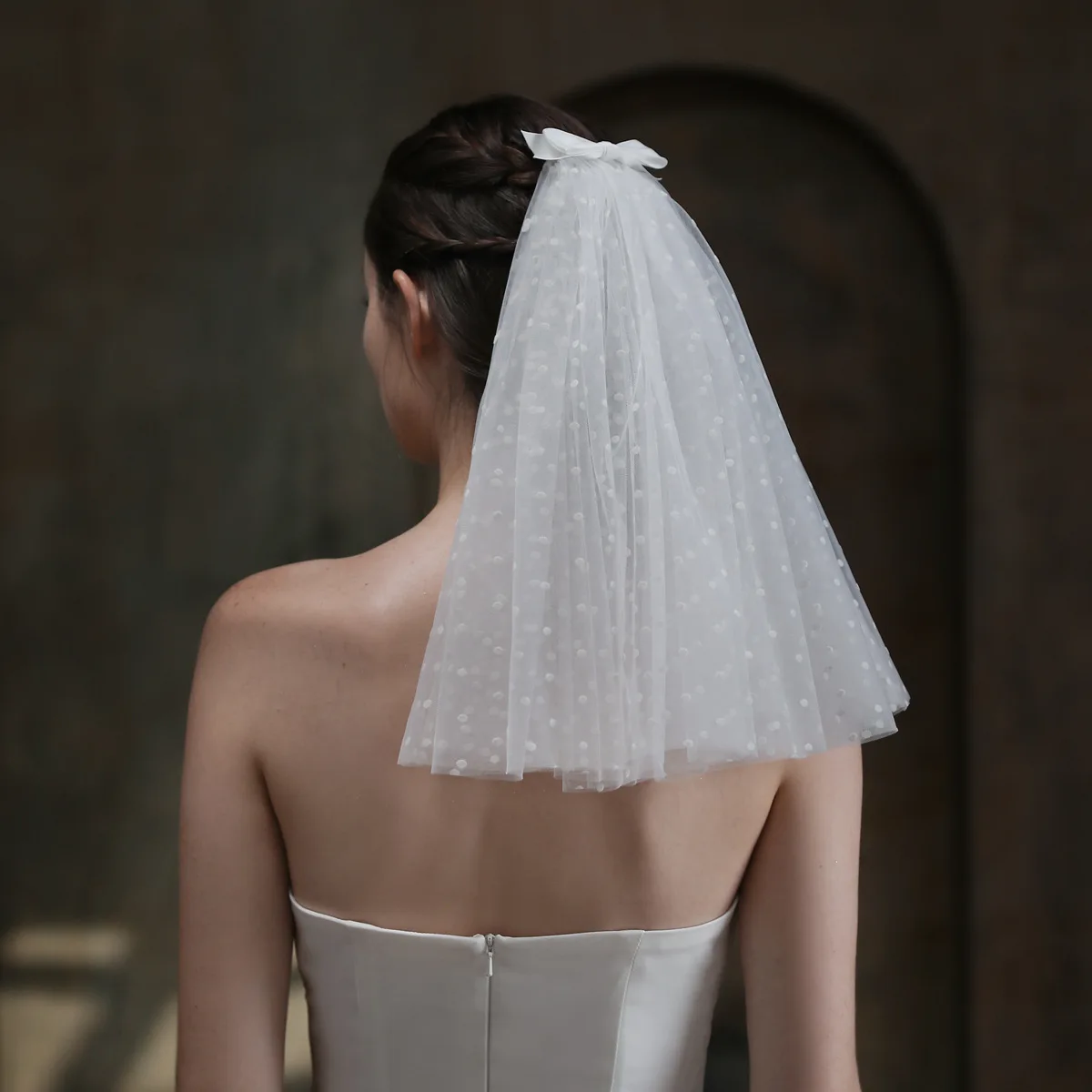 V839 New White Velvet Polka Dot Bridal Veil, Fairy-Style Double-Layer Small Bow Wedding Photo Shoot Headpiece
V839 New White Velvet Polka Dot Bridal Veil, Fairy-Style Double-Layer Small Bow Wedding Photo Shoot Headpiece