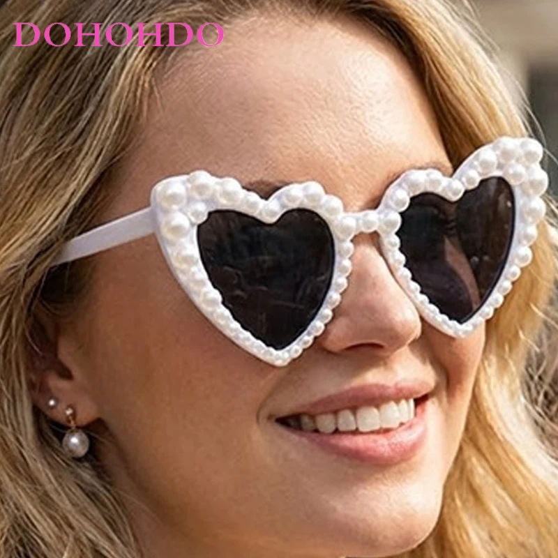 2026 New Summer Fashion Heart Shaped Pearl Sunglasses For Women Personality Large Frame Sun Glasses Casual Sweet Eyewear UV400
2026 New Summer Fashion Heart Shaped Pearl Sunglasses For Women Personality Large Frame Sun Glasses Casual Sweet Eyewear UV400