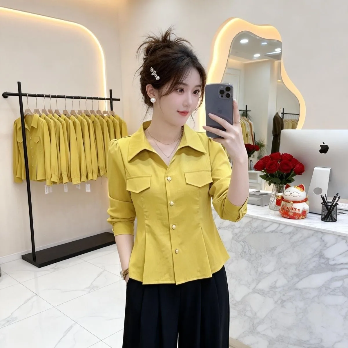 Новая весенняя женская однотонная блузка с длинным рукавом и воротником, скрывающая живот, модный дизайн, топ.
Новая весенняя женская однотонная блузка с длинным рукавом и воротником, скрывающая живот, модный дизайн, топ.