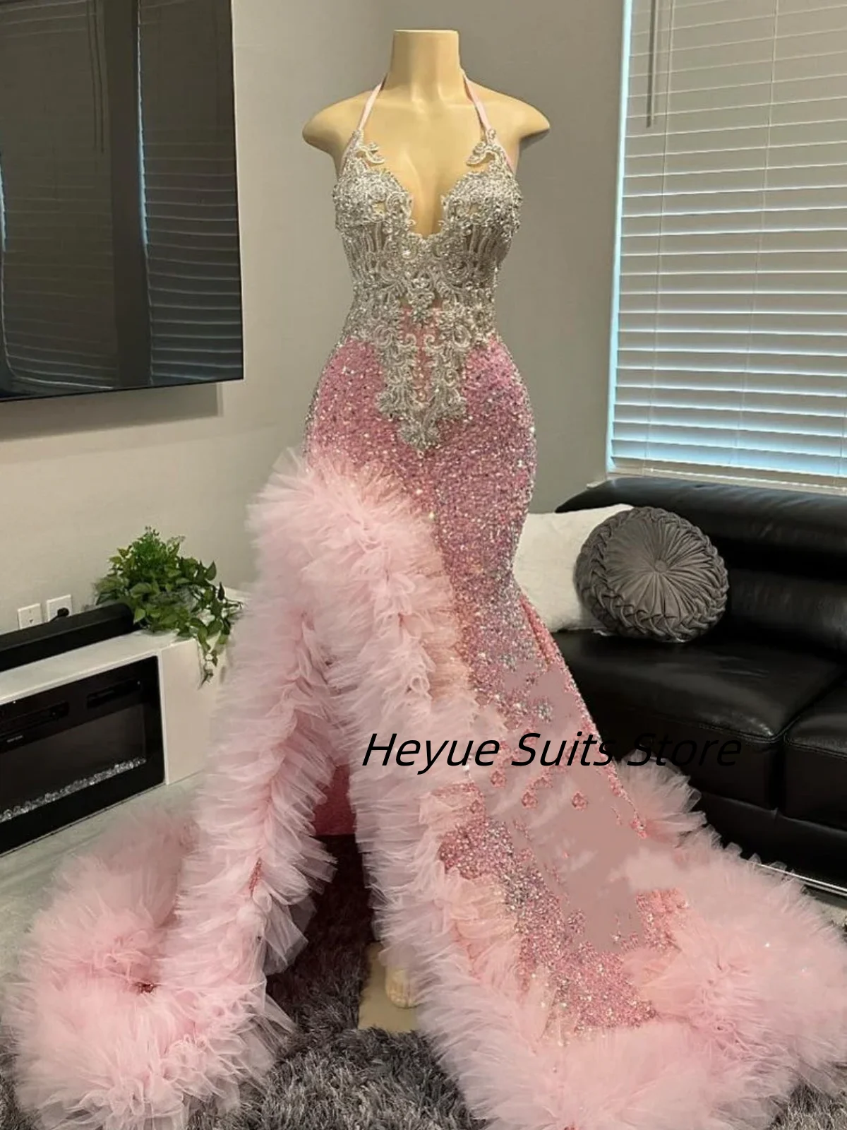 Роскошное платье Quinceanera по индивидуальному заказу, сексуальное розовое платье с лямкой на шее и тюлевыми оборками и стразами, платье для выпускного вечера с высоким разрезом, платья de15 quinceañera
Роскошное платье Quinceanera по индивидуальному заказу, сексуальное розовое платье с лямкой на шее и тюлевыми оборками и стразами, платье для выпускного вечера с высоким разрезом, платья de15 quinceañera