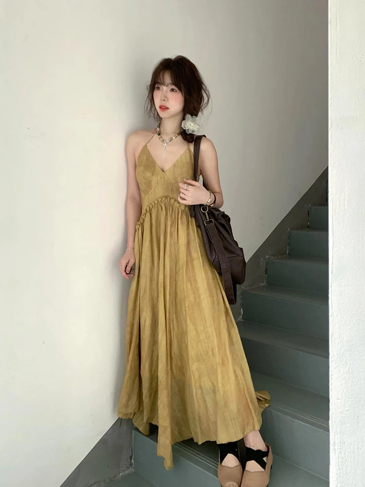 New Chinese Style V-neck Strap Dress Women's Design Sensation Small Size Pleated Elegant Holiday Long Dress
New Chinese Style V-neck Strap Dress Women's Design Sensation Small Size Pleated Elegant Holiday Long Dress