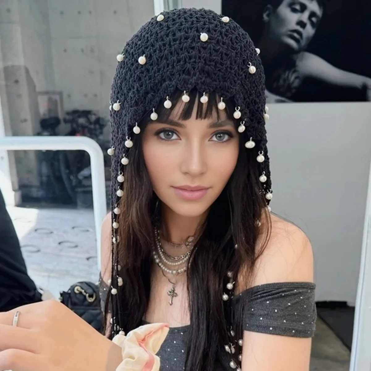 Original Design Women Knitted Cap Hollow Pearls Beanies Hat with Tassel High Street Warm Soft Knitting Beading Hat Gorras Hombre
Original Design Women Knitted Cap Hollow Pearls Beanies Hat with Tassel High Street Warm Soft Knitting Beading Hat Gorras Hombre