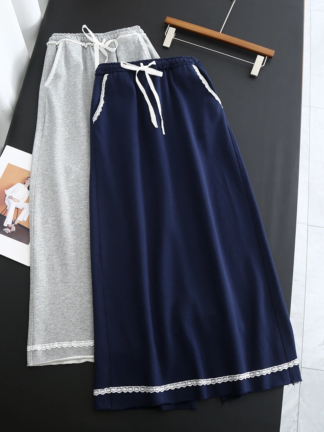 High Waist Lace Patchwork Color Block Drawstring Elastic Slimming Long Skirt Straight Cut Half Body Skirt for Women Summer New
High Waist Lace Patchwork Color Block Drawstring Elastic Slimming Long Skirt Straight Cut Half Body Skirt for Women Summer New
