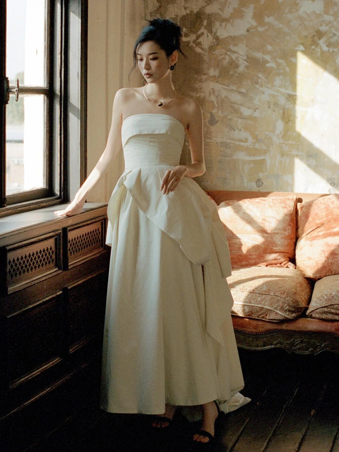 Simplified Elegant Satin Wedding Dress White Minimalist Lightweight Bridal Travel Photography Greeting Guest Bride Outing Gown
Simplified Elegant Satin Wedding Dress White Minimalist Lightweight Bridal Travel Photography Greeting Guest Bride Outing Gown