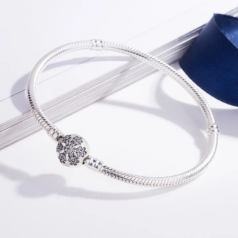 925 Sterling Silver pan Bracelet Crystal Snowflake Clap Snake Chain Bracelet Bangle Fit Women Bead Charm Fashion Jewelry
925 Sterling Silver pan Bracelet Crystal Snowflake Clap Snake Chain Bracelet Bangle Fit Women Bead Charm Fashion Jewelry
