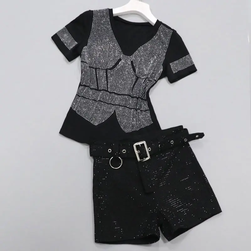 Женская уличная одежда, новая мода, полный комплект с бриллиантами, эластичная футболка с короткими рукавами + шорты с бриллиантами, темпераментный комплект из двух предметов
Женская уличная одежда, новая мода, полный комплект с бриллиантами, эластичная футболка с короткими рукавами + шорты с бриллиантами, темпераментный комплект из двух предметов