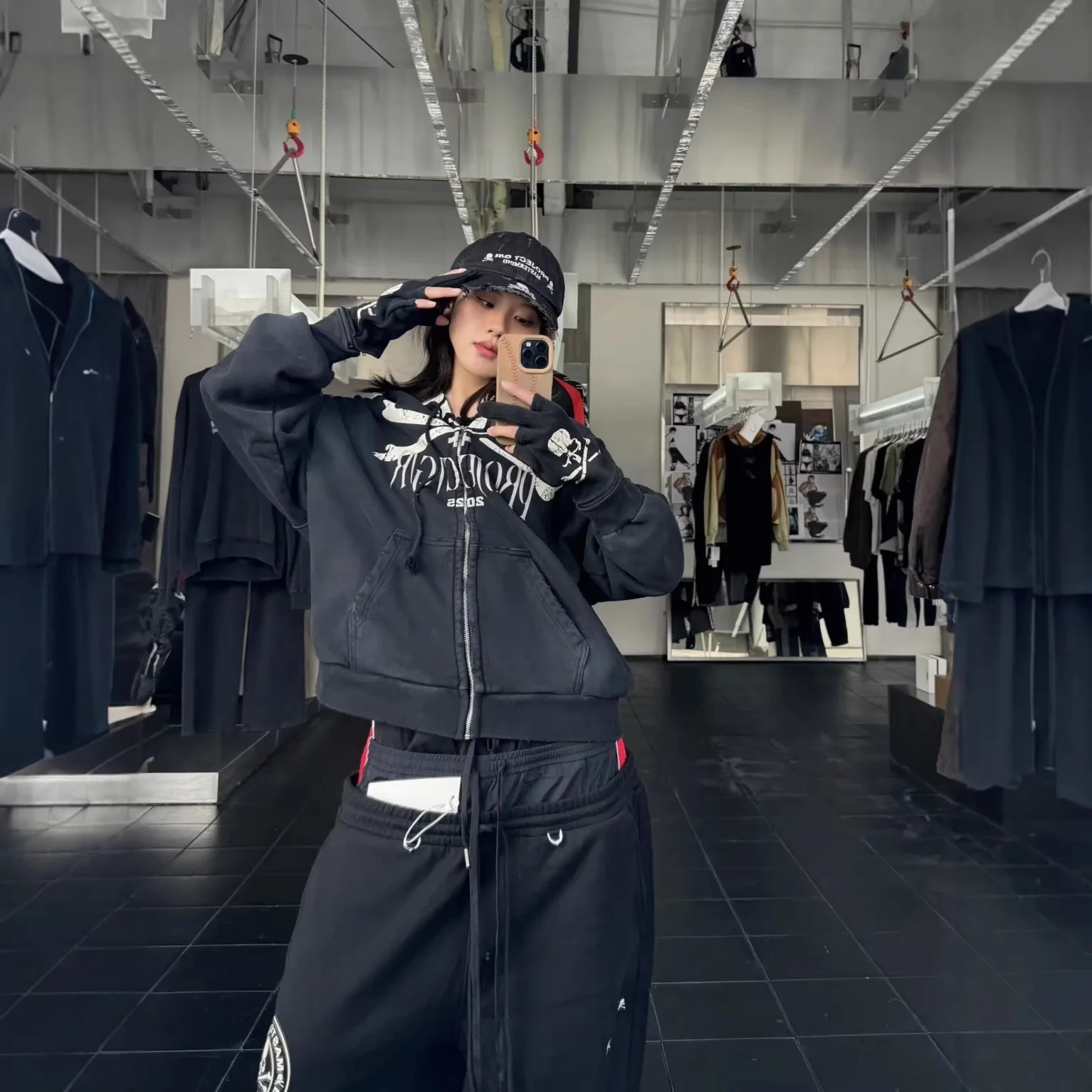 2026 Grailz Dark Fantasy Skull Print Washed Antique Zippered Gloves Hooded Sweatshirt for Men and Women 2026 Project G/R
2026 Grailz Dark Fantasy Skull Print Washed Antique Zippered Gloves Hooded Sweatshirt for Men and Women 2026 Project G/R