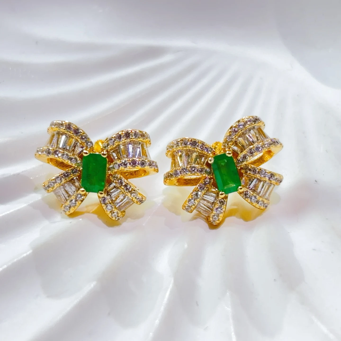 Серьги YULEM из стерлингового серебра 925 пробы с натуральным зеленым изумрудом, прямоугольные, ювелирные изделия
Серьги YULEM из стерлингового серебра 925 пробы с натуральным зеленым изумрудом, прямоугольные, ювелирные изделия