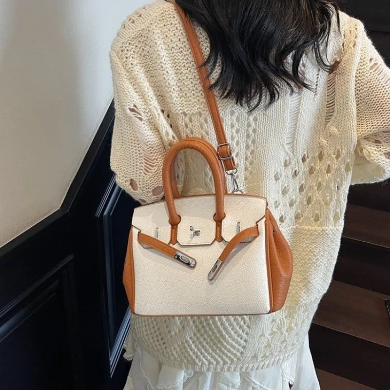 Luxury Inspired Maillard Pattern Bag For Women Retro Underarm Shoulder Bag For Vintage Enthusiasts And Collectors
Luxury Inspired Maillard Pattern Bag For Women Retro Underarm Shoulder Bag For Vintage Enthusiasts And Collectors