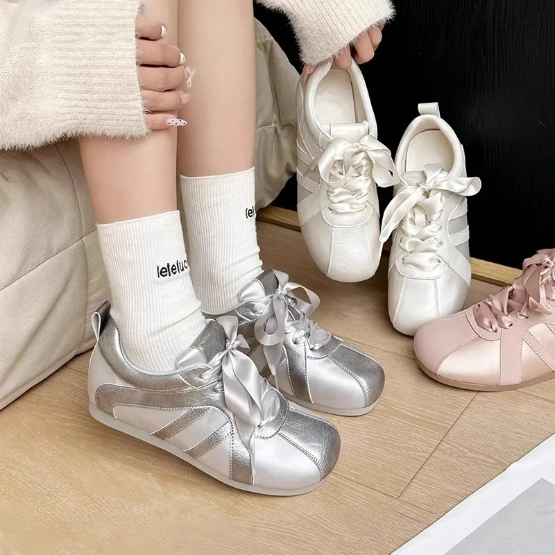 Women's Shoes Fashionable Silvery Women's Shoes Casual Sports Multifunctional Board Shoe Fashionable Soft Sole Forrest Gump Shoe
Women's Shoes Fashionable Silvery Women's Shoes Casual Sports Multifunctional Board Shoe Fashionable Soft Sole Forrest Gump Shoe