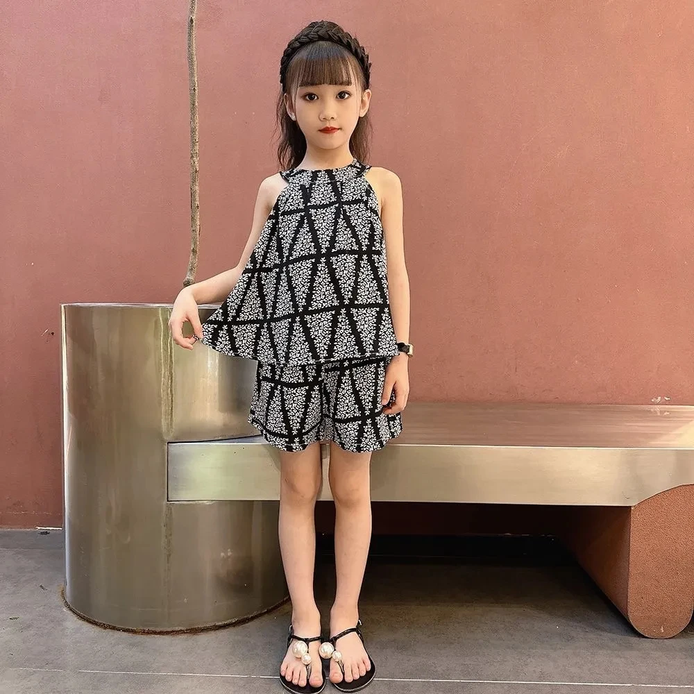 Summer Girls 2PCS Clothing Sets Toddler Baby Print Sleeveless Tops Shirts and Shorts Toddler Children Summer Outfits Clothing 6
Summer Girls 2PCS Clothing Sets Toddler Baby Print Sleeveless Tops Shirts and Shorts Toddler Children Summer Outfits Clothing 6