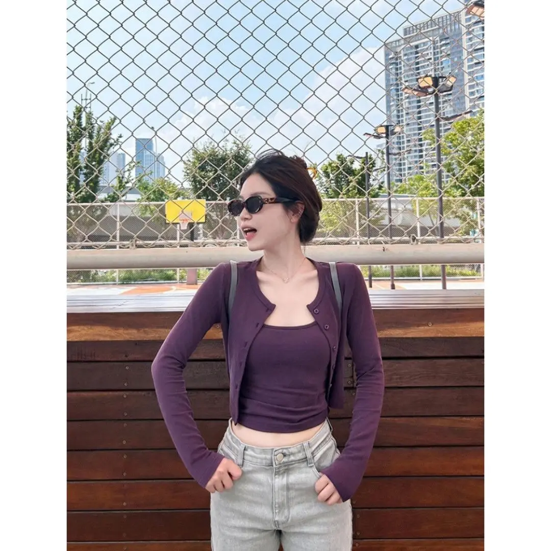 Women's Slim Fit Sleeveless Strap Cardigan Two-Piece Set Fashionable Long Sleeve Pure Desire Style Hot Girl Top Casual Wear
Women's Slim Fit Sleeveless Strap Cardigan Two-Piece Set Fashionable Long Sleeve Pure Desire Style Hot Girl Top Casual Wear