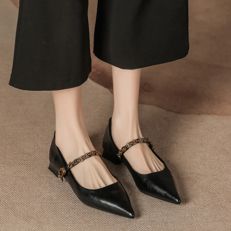 Women's Mary Jane flats with metal strap, pointed toe, low heel, shallow cut, casual shoes, black, versatile, unique
Women's Mary Jane flats with metal strap, pointed toe, low heel, shallow cut, casual shoes, black, versatile, unique
