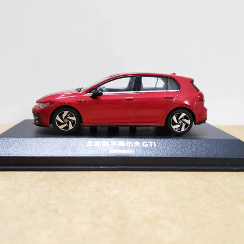 1:43 Гольф GTI 8-го поколения, имитация легкосплавного автомобиля, классический сувенир для взрослых, подарок, статический дисплей
1:43 Гольф GTI 8-го поколения, имитация легкосплавного автомобиля, классический сувенир для взрослых, подарок, статический дисплей