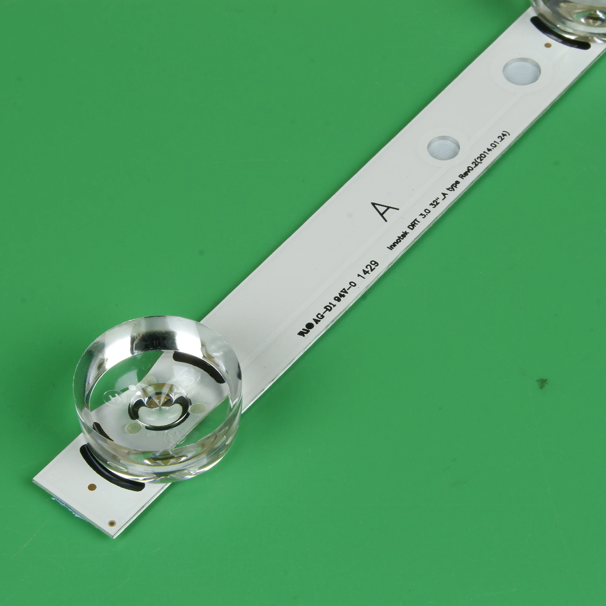 For 32LB582 32LF564V 32LB551A 32LF632 32LB5800 32LB570B 32LB628U 32LF620U LED Backlight Strip Bar 6916L-1841A 6916L-1842A
For 32LB582 32LF564V 32LB551A 32LF632 32LB5800 32LB570B 32LB628U 32LF620U LED Backlight Strip Bar 6916L-1841A 6916L-1842A