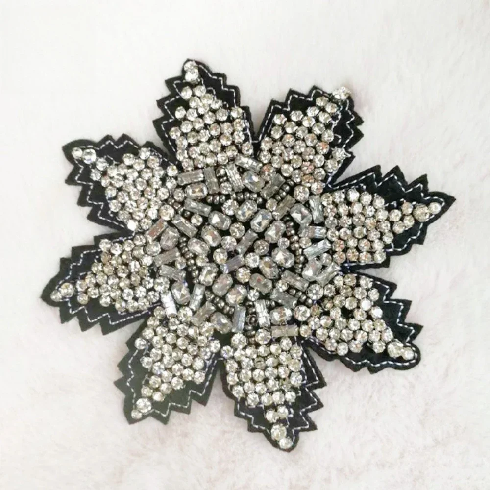 Аксессуары для одежды, полные алмазных бусин с клубничными когтями, модные персонализированные пузырьковые бусины, погоны, ручная работа Xiuhua DIY 
Аксессуары для одежды, полные алмазных бусин с клубничными когтями, модные персонализированные пузырьковые бусины, погоны, ручная работа Xiuhua DIY