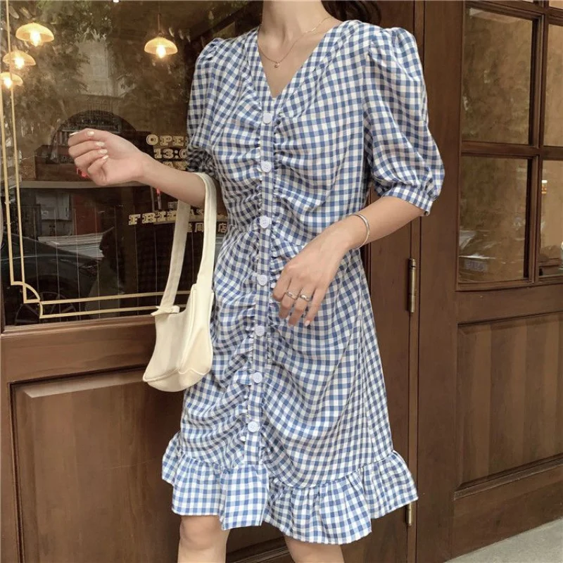 Summer New Plaid Fashion Mini Dress V Neck Short Sleeve Pleated Button Patchwork Slim Dresses Vintage Sweet Women Clothing
Summer New Plaid Fashion Mini Dress V Neck Short Sleeve Pleated Button Patchwork Slim Dresses Vintage Sweet Women Clothing
