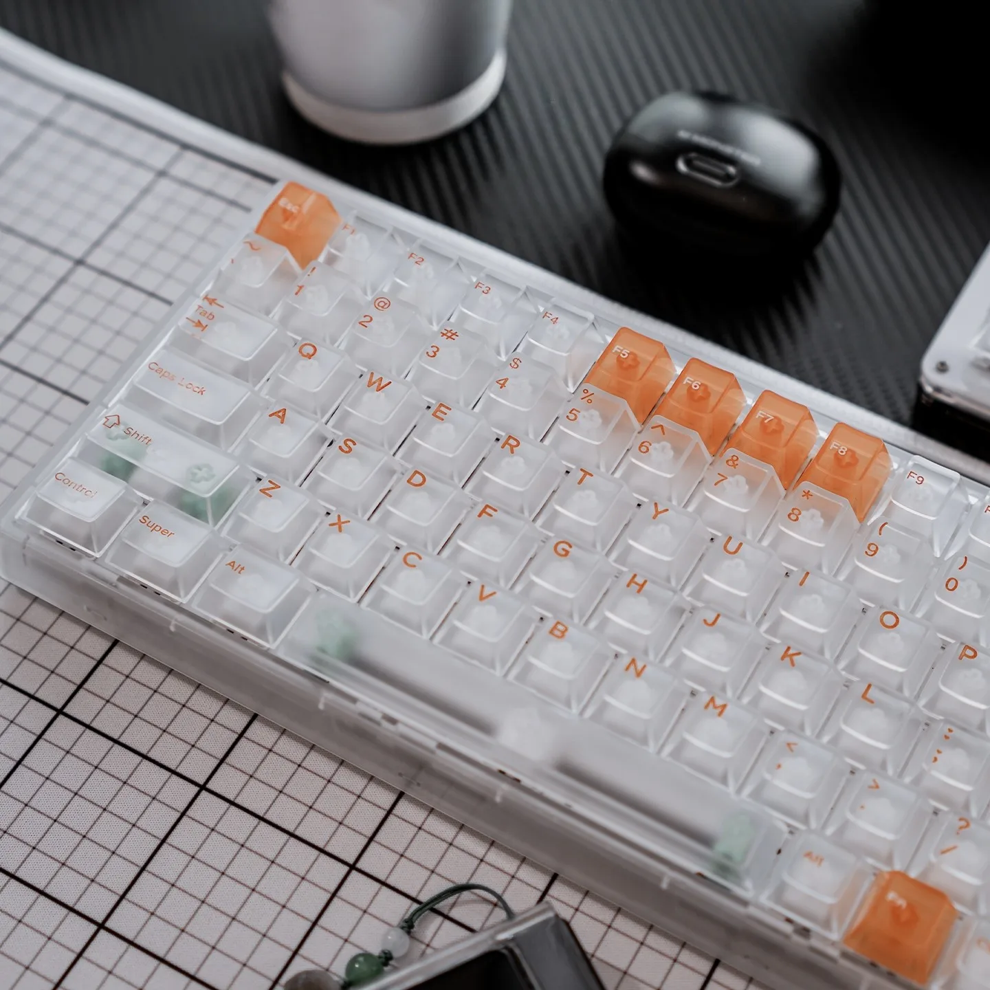White orange PC fog through keyboard keycap 132 key pad printing magnetic axis custom original height 61/75/87
White orange PC fog through keyboard keycap 132 key pad printing magnetic axis custom original height 61/75/87