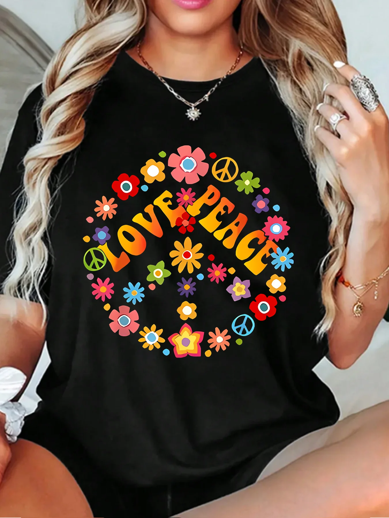 Flower and letter Plus size women's round neck short sleeve T-shirt with elastic half sleeves and trendy prints
Flower and letter Plus size women's round neck short sleeve T-shirt with elastic half sleeves and trendy prints