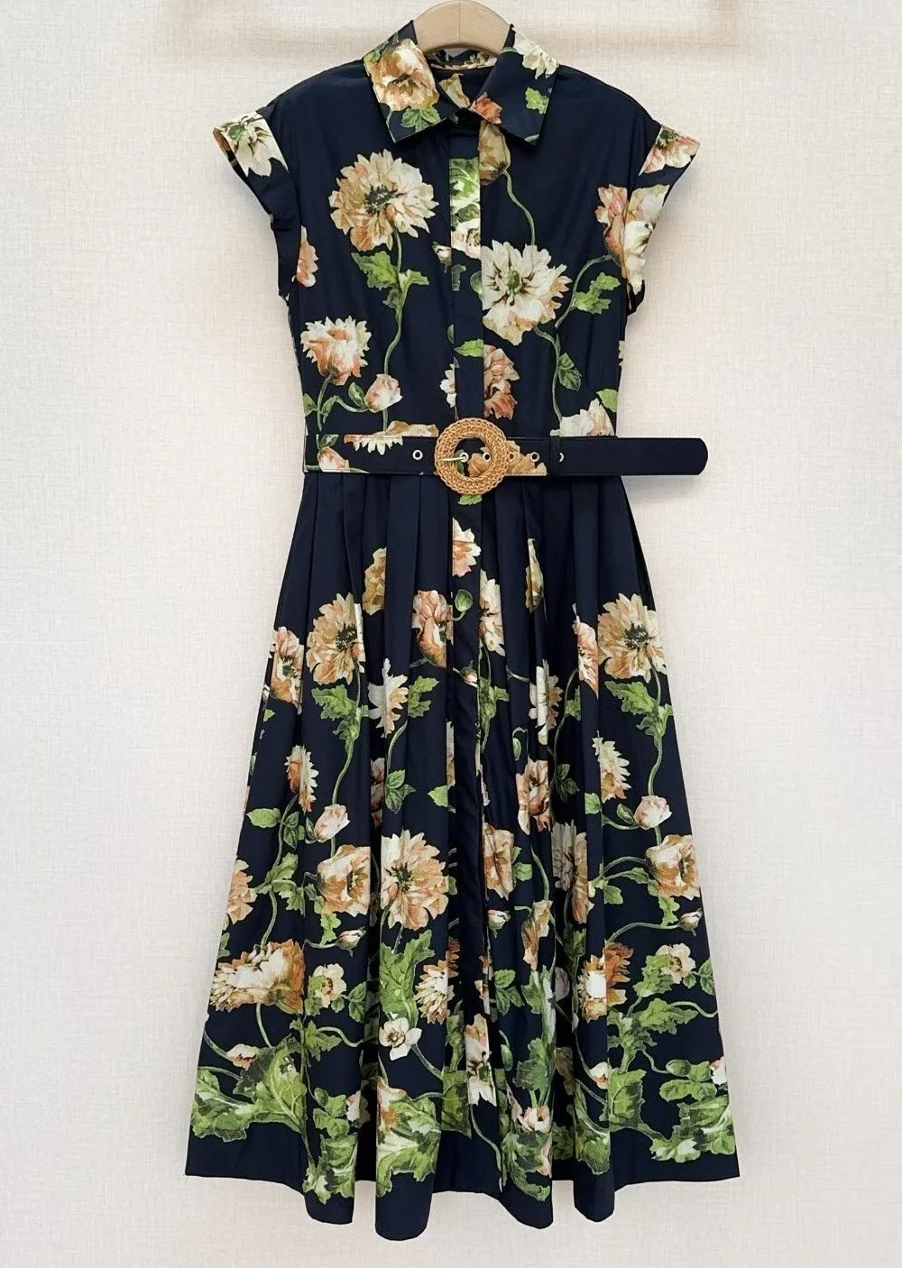 Luxury Dress 2026 Summer Style Women Turn-down Collar Vintage Floral Print Pocket Patchwork Short Sleeve Mid-Calf Black Dress
Luxury Dress 2026 Summer Style Women Turn-down Collar Vintage Floral Print Pocket Patchwork Short Sleeve Mid-Calf Black Dress